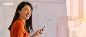 Colaboradora apresentando o conceito de inovação incremental