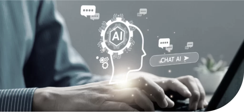 Colaborador digitando no notebook