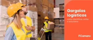 Equipe de profissionais no armazém para ilustrar gargalos logísticos