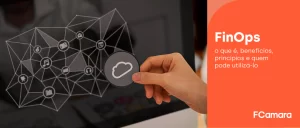 Imagem de nuvem e computador em analogia à computação em nuvem e FinOps