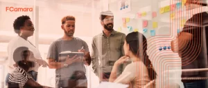 Equipe trabalhando junta em projeto de inovação corporativa