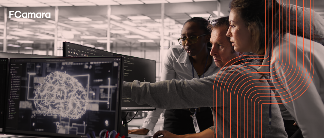 Equipe de desenvolvedores trabalhando com Inteligência Artificial Generativa