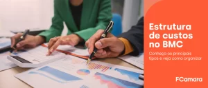 Executivos trabalhando na estrutura de custos