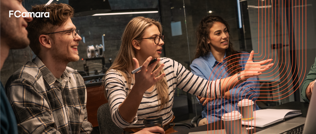 Equipe reunida para ilustrar Conflitos entre times no e-commerce como modelo operacional