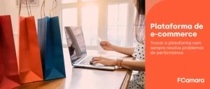 Profissional trabalhando no computador para ilustrar troca plataforma de e-commerce