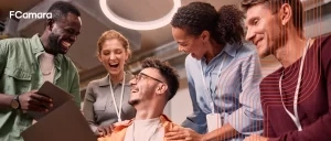 Equipe aprendendo como montar portfólio de negócios